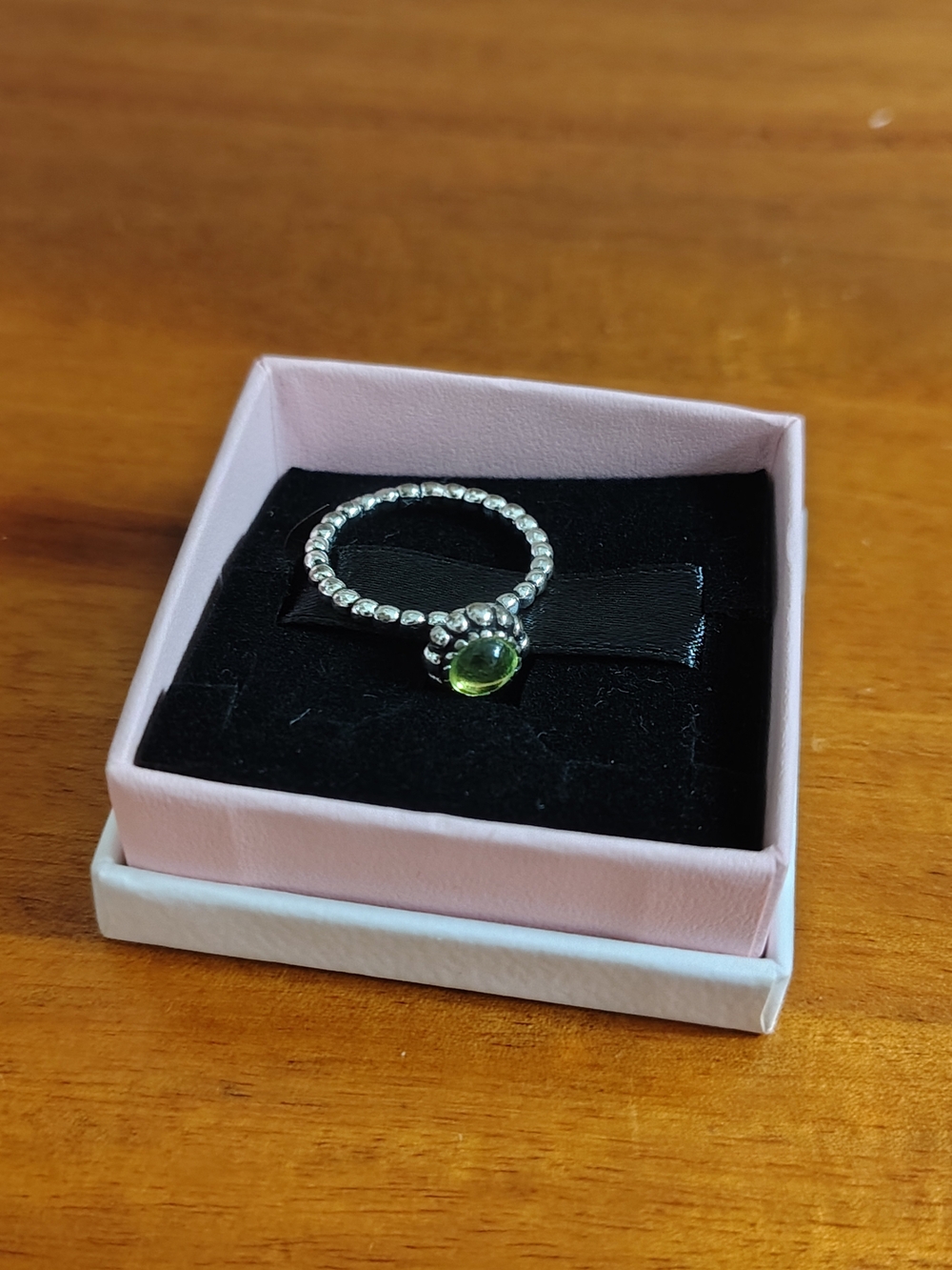 925 Silver Beaded Ring with Green Stone - Picture 3 of 4
